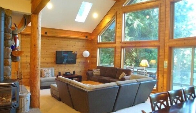 Mt. Baker Lodging Cabin 7 – Sleeps 8!