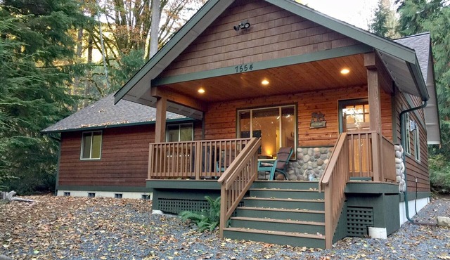 Mt. Baker Lodging Cabin 65 – SLEEPS 10!