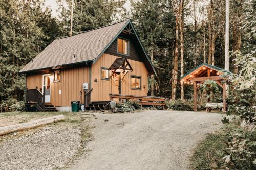 Mt Baker Lodging - Cabin 67 - Private 2-story cabin with a private hot tub