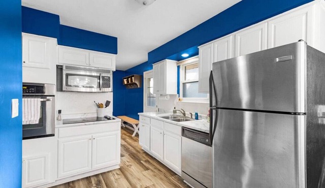 Mt Hawley · 3Bed-MidCentury Marvel Bunglaow-Heart of Peoria