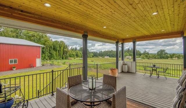 Mt Hood view at Butteville Farms