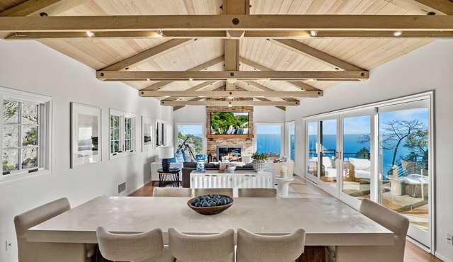 Mt Malibu Mansion w/Ocean Views, 2+ Acres, Mini Golf, Hot Tub, Guest House!