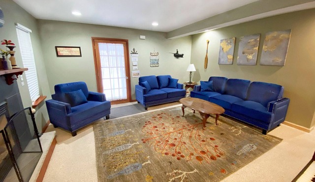 ⛱️⛷️⛰️Mt. Maplewood Chalet❤️2BR★HotTub★Poconos★Fireplace★Ski★Dogs+