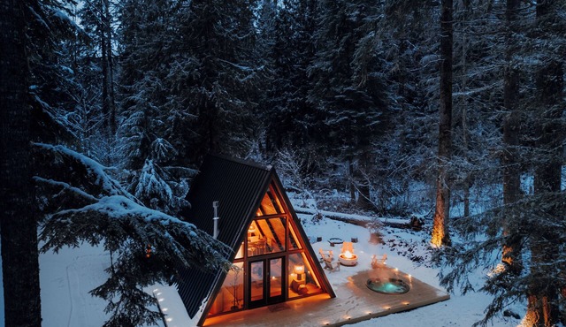 Mt. Rainier Luxe A-Frame: Hot Tub, Sauna, Firepit with King Size Bed Lafa Cabin