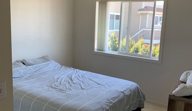 Mt Rainier View Room n/Private Room & Bathroom in our Home.