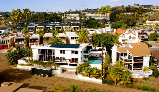 MT. SOLEDAD BEACH PARADISE - AMAZING PANORAMIC VIEWS! - HEATED POOL & JACUZZI