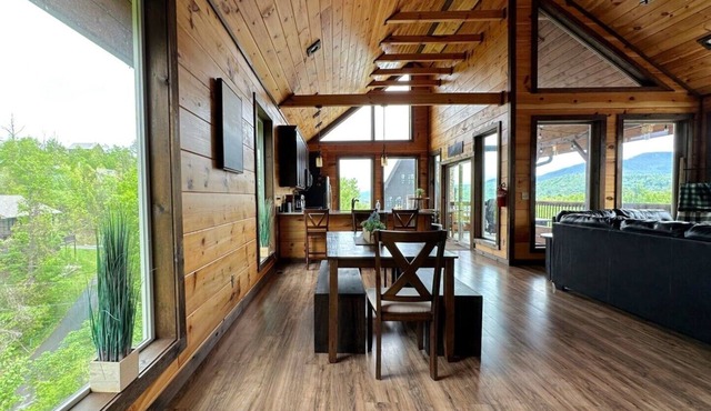 ⛰️🌲Mt View, Close to Parkway, SLPS 8, 3Bd 3Ba, Game Room! Hot Tub🌲⛰️