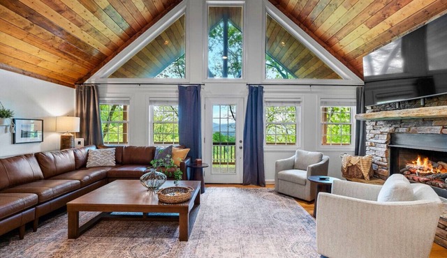MT Views/Gameroom/Theater/HotTub