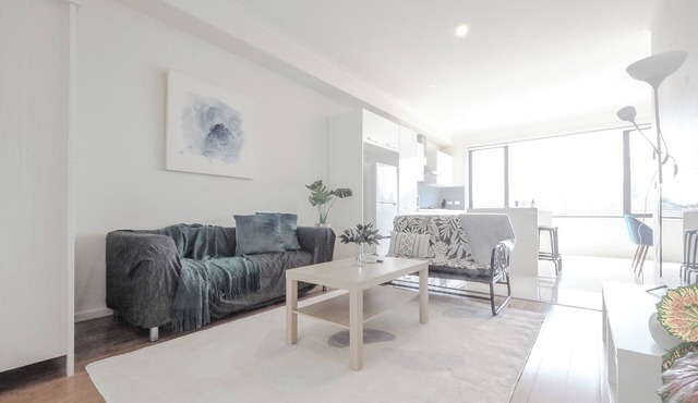 Mt Waverley Spacious 2BR2BA parking wifi balcony