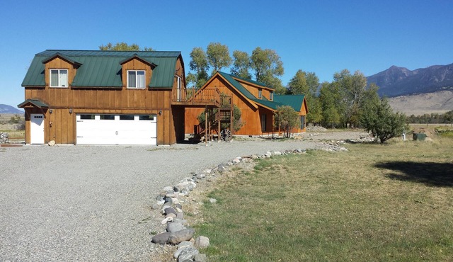 MT Yellowstone River Retreat, by Chico Hot SpringsnCabin 1 bedroom 1 bathroom nn