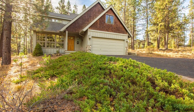 MTBA05 - Quiet Setting, A/C, Private Hot Tub, Dog Loving