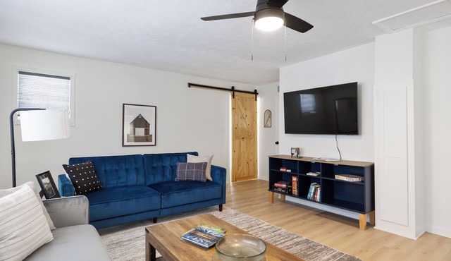 MTM Premier, Modern 2 Bedroom, 1 1/2 Baths