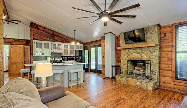 Mtn Charm on Lake Burton in 3-bedroom Apt.nNightly rental or 12 month lease.