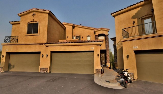Mtn City View 3 bd 3 ba office 2 mi desert ridge