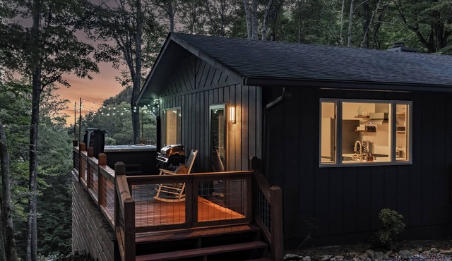 Mtn Escape w/Hot Tub, Firepit, Hiking , Long Range Views Near Asheville