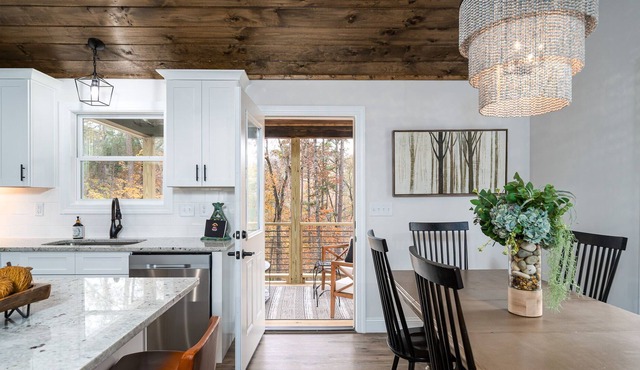 MTN Resort Cabin, Amenities, Mins to DT, Wineries, Pet-Friendly, Sparkling Clean