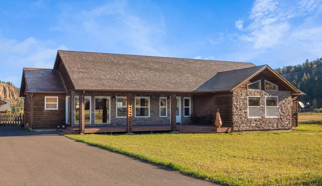 Mtn Retreat | Pet-Friendly | Large Fenced Yard | Ping-Pong