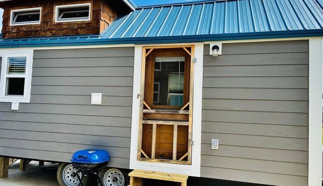 Mtn Roots cozy Cabin in the ITH Community in the Smoky Foothills