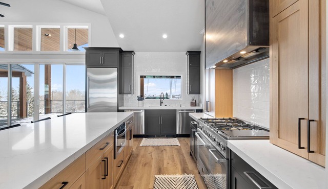 Mtn Shadow Lodges w/POOL and Sports Court by BLLR