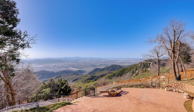 Mtn & Valley Views! Rimforest Lodge w/Fireplace