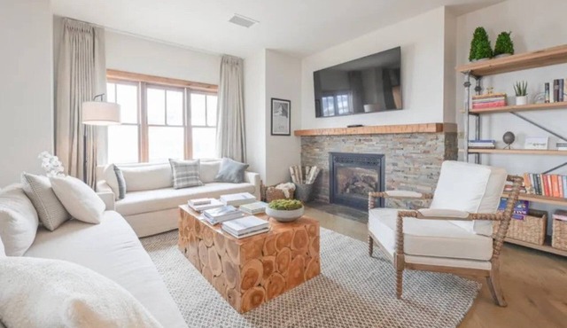 Mtn View 3BR Condo w/Kitchen in Prime Location