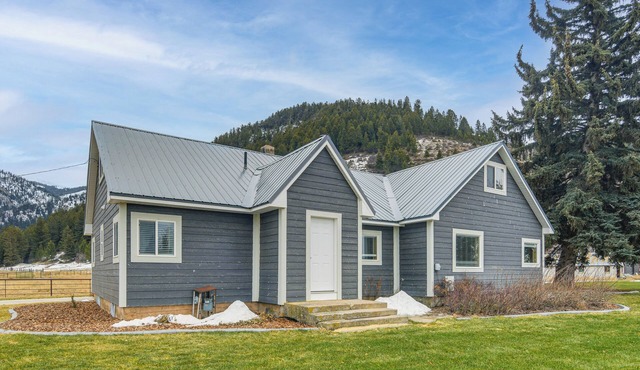 Mtn-View Angler’s Retreat in Western Wyoming!