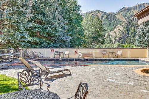 Mtn-View Balcony! Walkable Ketchum Condo