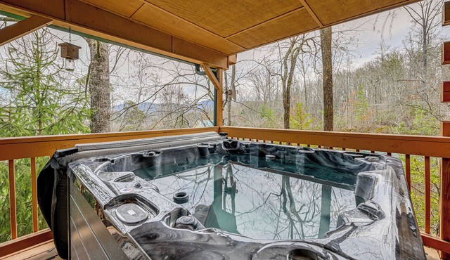 Mtn-view Bryson City Cabin: 1 Mi to Deep Creek!