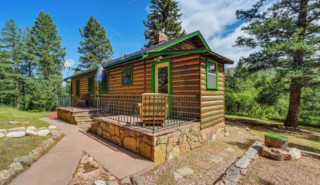 Mtn-View Cascade Cabin Near Garden of the Gods!
