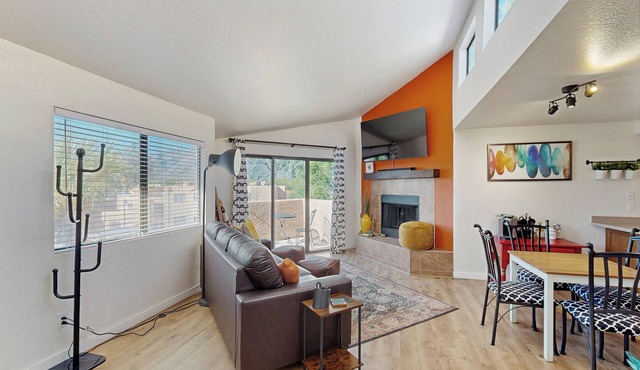 Mtn-View Condo w/Resort Amenities in Tucson!