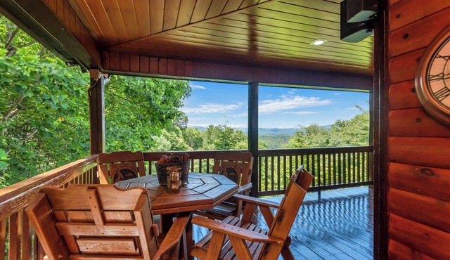 Mtn-View Deck: Cabin Near New River State Park!