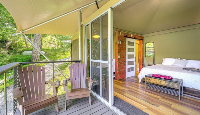 Mtn-view Deck: Scenic Glamping Getaway Near Boone!