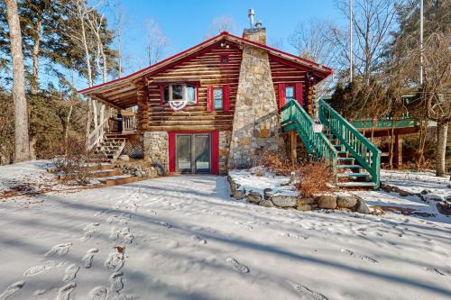Mtn-View Family Cabin! 9 Mi to Lake George Village