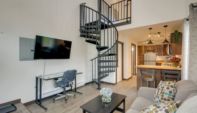 Mtn-View Gem w/Grill: 2 Mi to Dtwn Livingston