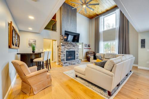 Mtn-View Gem with Hot Tub and Fire Pit in North Conway