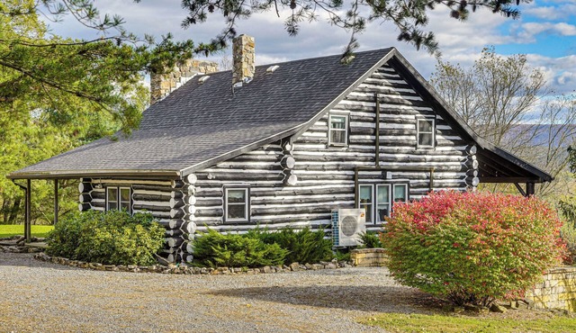 Mtn-View Mifflintown Cabin Near Hiking Trails!