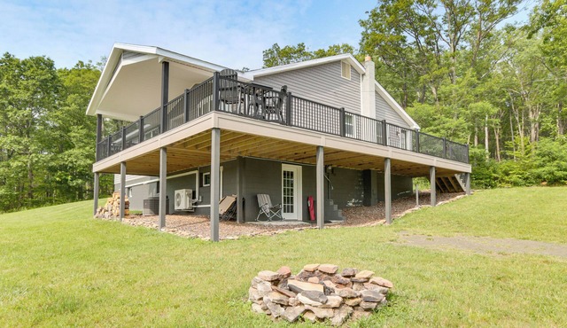 Mtn-View Pleasantville Home on 100 Acres!
