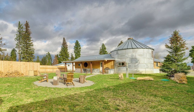 Mtn-View Retreat w/Yard: 4 Mi to Dtwn Lincoln