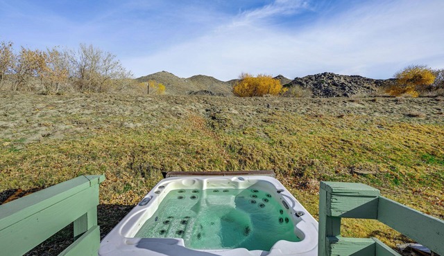 Mtn-View Weldon Home: Walk to Pacific Crest Trail