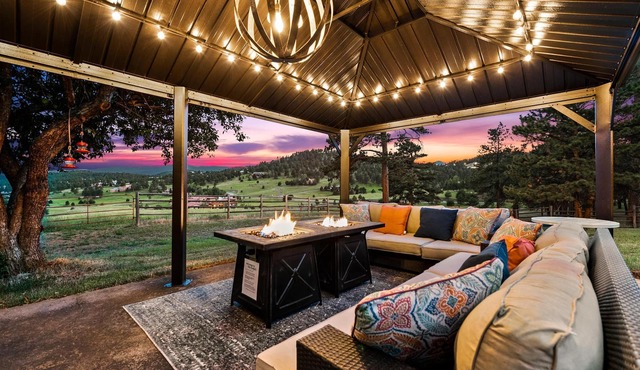 Mtn views, 20 acres, 5 bd/7 bath, hot tub, sauna, frisbee golf, luxurious