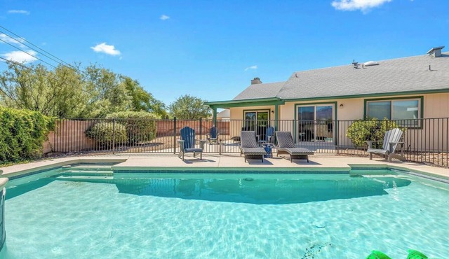 Mtn Views:A Secluded & Spacious Retreat w/Pool&Spa