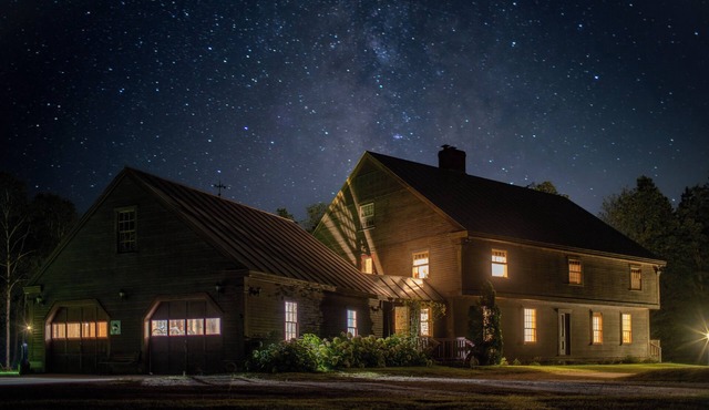 Mtn Views: Colonial Home on Kingdom Trails!