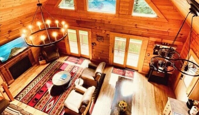 Mtn Views~Fire Pit~King Bed~Lake~Breweries 1 mi!