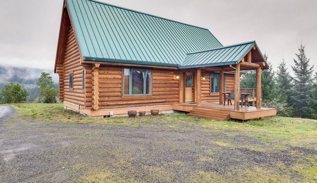 Mtn & Vineyard Views: Oregon Wine Country Escape