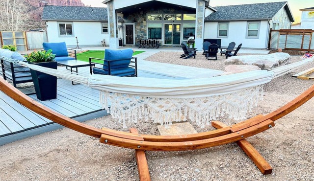 MtnViews–Hot tub-Mini Golf–Bocce–Pool Table–3000sf