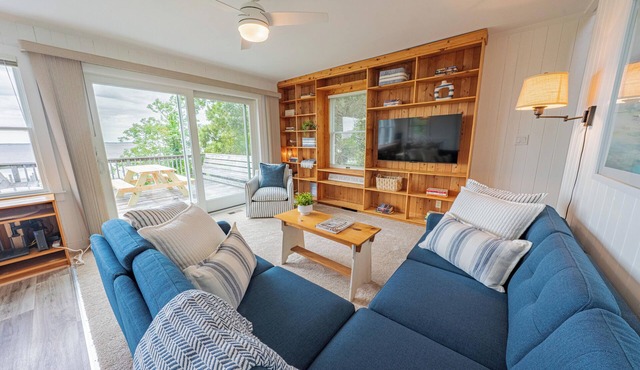 Mucky Duck + Soundfront + Duck NC + Sanderlin Community with Pool