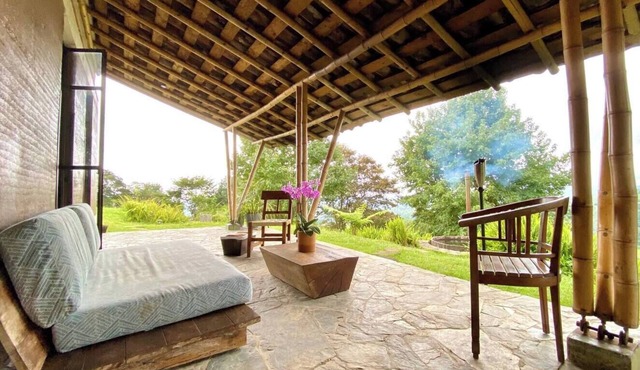 Mud House in a Magical Place. (Citlalapa)