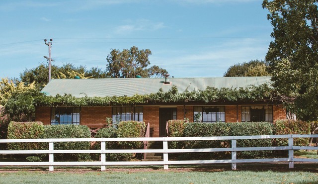Mudgee - The Stables House- Horse Lovers Dream Come True at Gooree