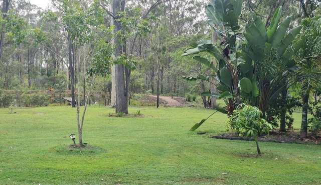 Mudhouse Manor - Rural Retreat. Pet friendly.