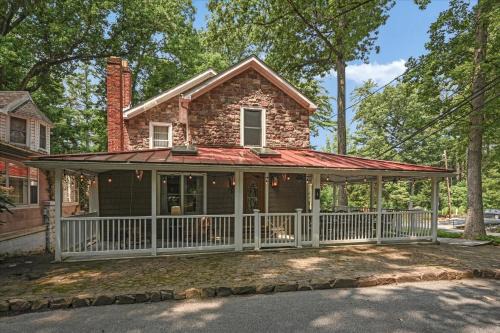 Muhlenberg Cottage